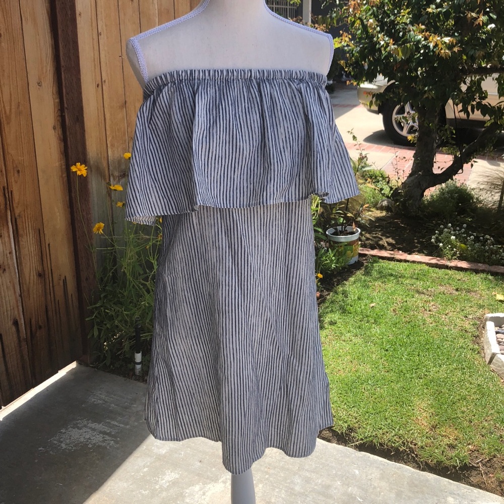 J Crew off shoulder ruffle dress - Picture 2 of 3